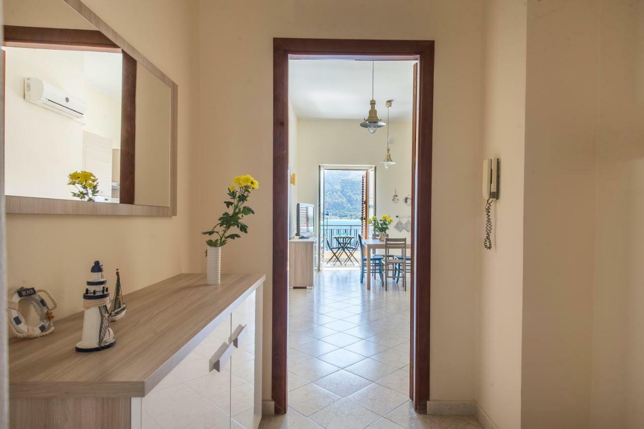 Casetta Vista Mare In Piazza A Mondello Palermo Exterior photo